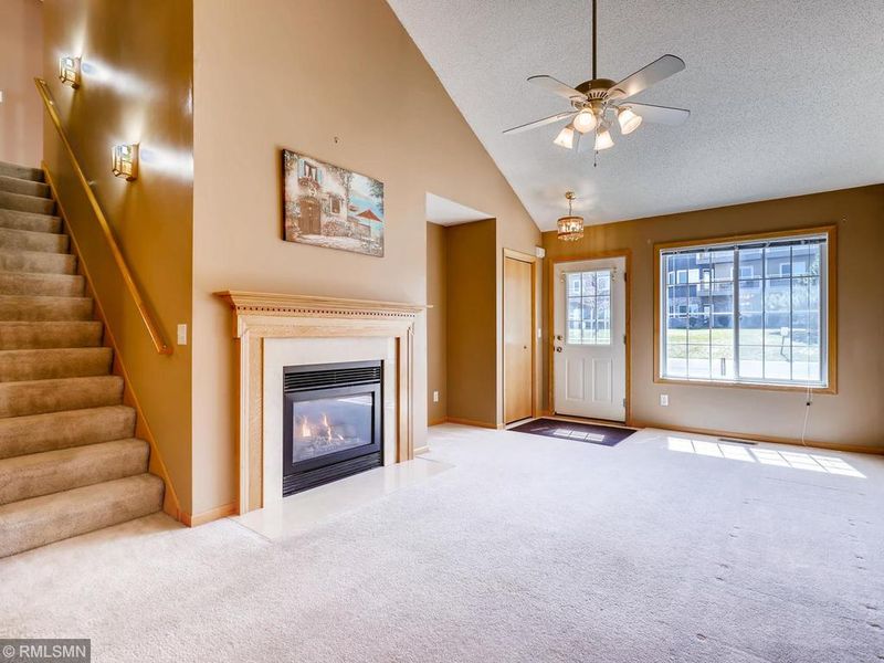 2263 Cascade Dr, Shakopee, MN 55379