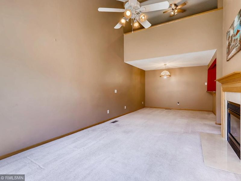 2263 Cascade Dr, Shakopee, MN 55379