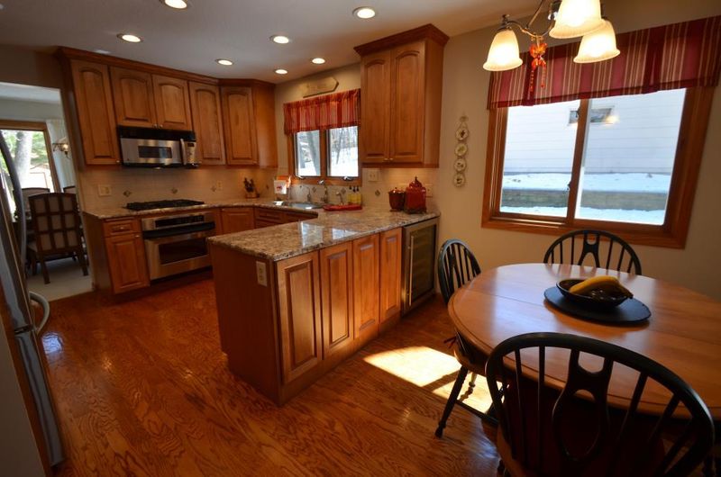 9510 Risewood Cir, Eden Prairie, MN 55347