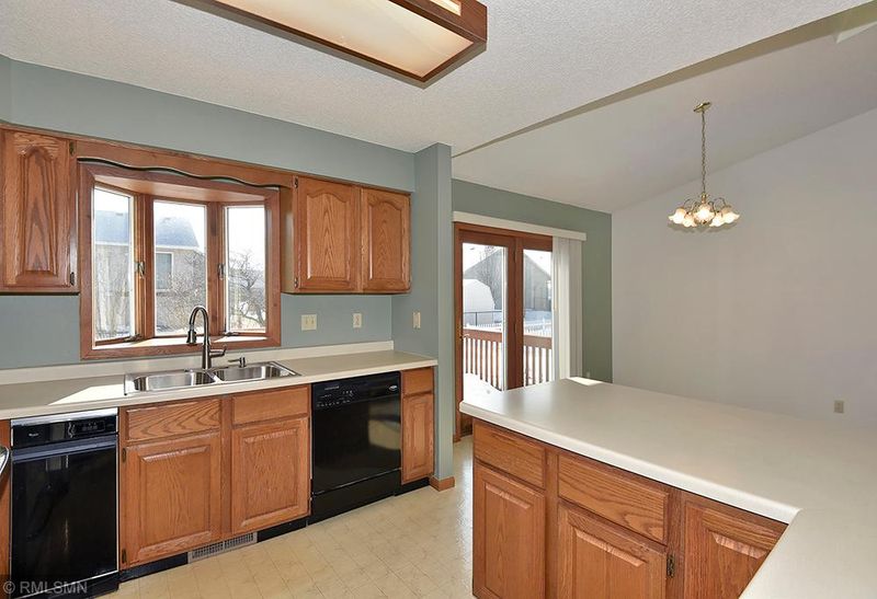 2145 La Casa Ln SE, Owatonna, MN 55060