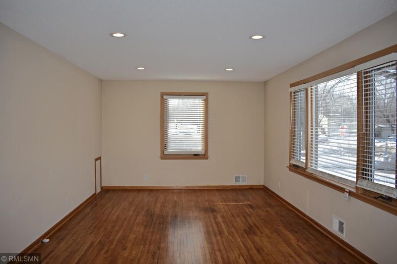 633 Rice Lake St, Owatonna, MN 55060