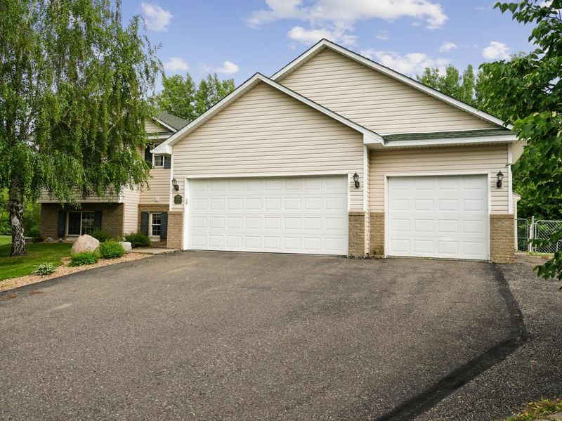 20591 Drake Ct, Rogers, MN 55374