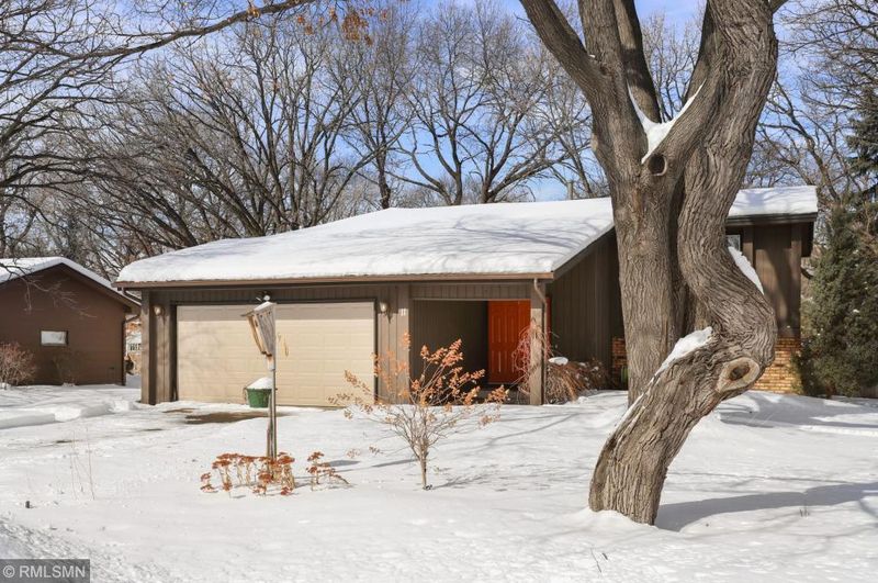11 98th Ln NW, Coon Rapids, MN 55448