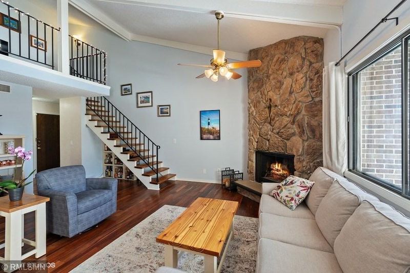 14329 Fairway Dr, Eden Prairie, MN 55344
