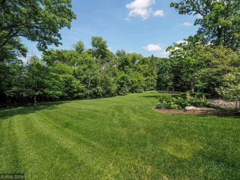 245 Ski Hill Rd, Golden Valley, MN 55422
