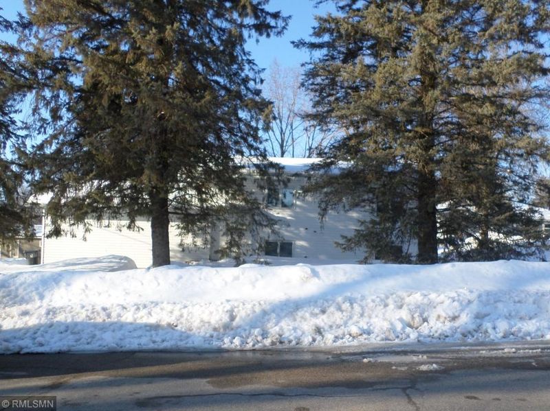 243-249 E 5th St, Saint Charles, MN 55972