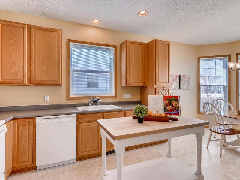 9118 Archer Ln N, Maple Grove, MN 55311