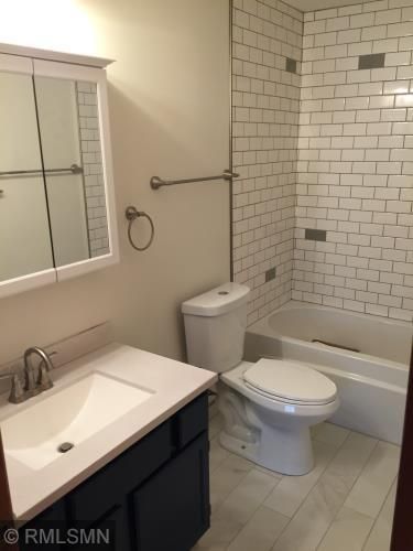 927-929 Winter St NE, Minneapolis, MN 55413