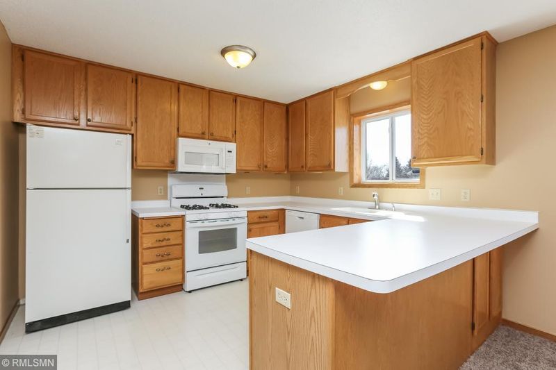 14231 Hibiscus Ct, Apple Valley, MN 55124