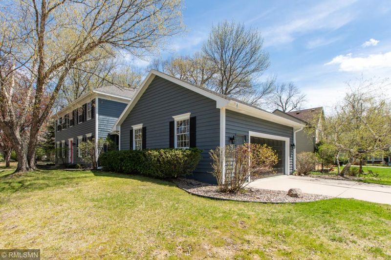 2210 Folwell Dr SW, Rochester, MN 55902