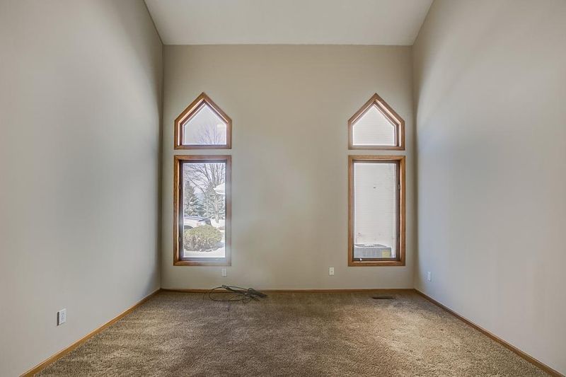 8683 Norway St NW, Coon Rapids, MN 55433