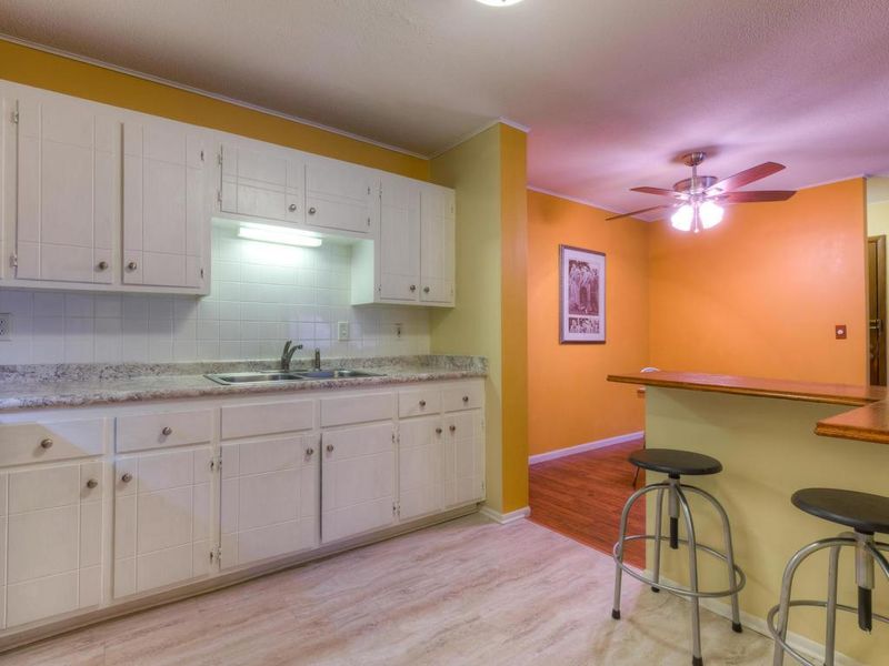 4010 Foss Rd #207, Saint Anthony, MN 55421