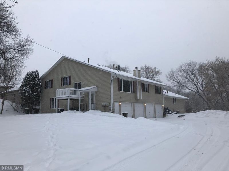 525 Broadway Ave N, Wayzata, MN 55391