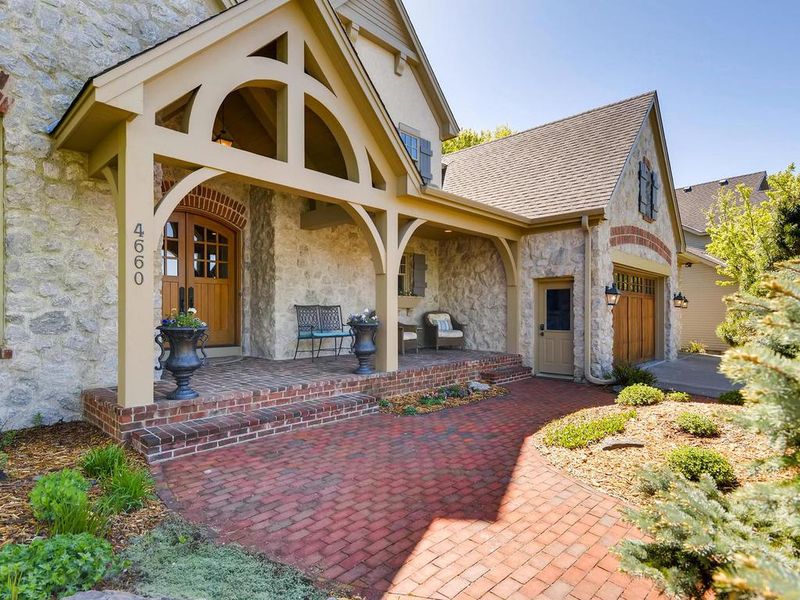 4660 Pinetree Curve, Eagan, MN 55122