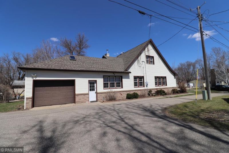 215 3rd St N, Long Prairie, MN 56347