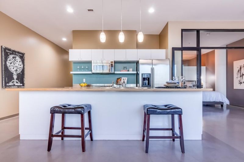 5601 Smetana Dr #201, Minnetonka, MN 55343