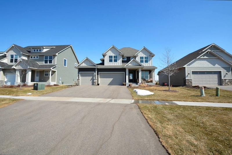 521 Jade Trl N, Lake Elmo, MN 55042