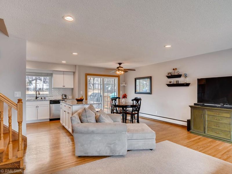6 Amelia Ct, West Saint Paul, MN 55118