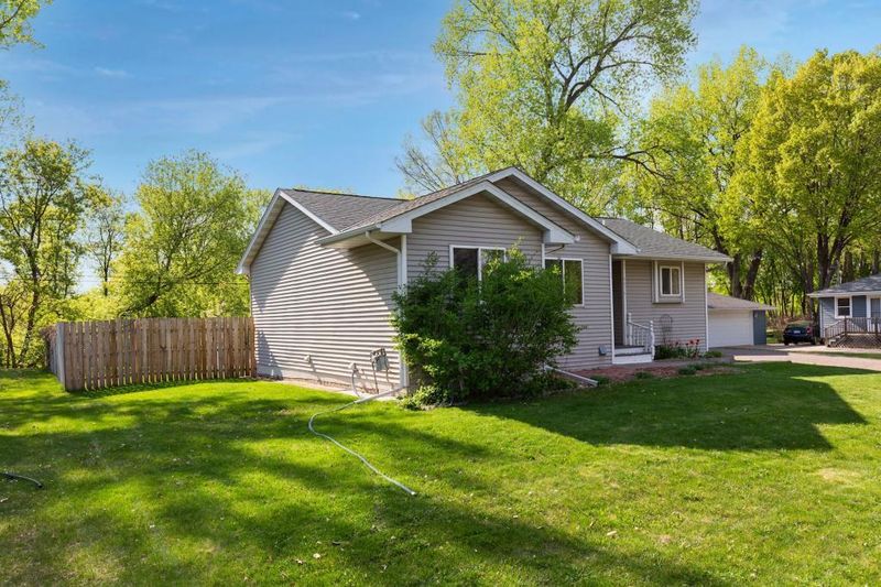 4015 Oregon Ave N, New Hope, MN 55427
