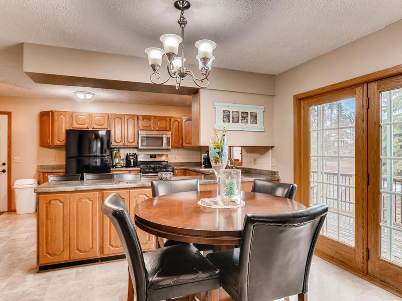 4140 Otter Lake Rd, Gem Lake, MN 55110