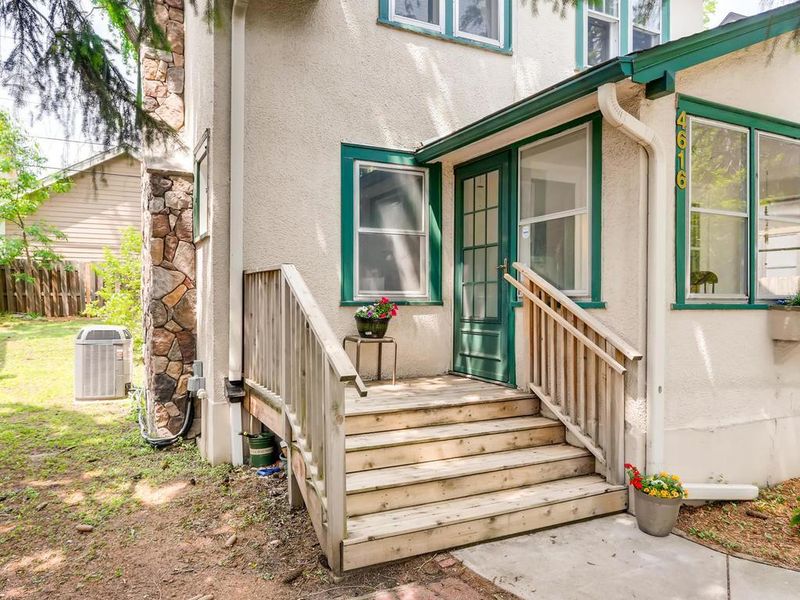 4616 Chowen Ave S, Minneapolis, MN 55410