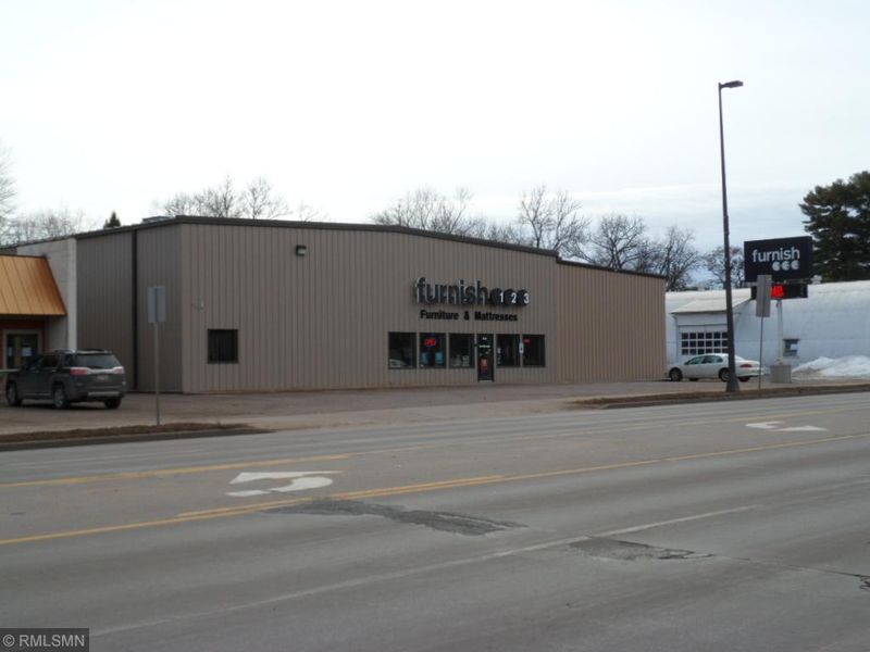 1102 Broadway St N, Menomonie, WI 54751