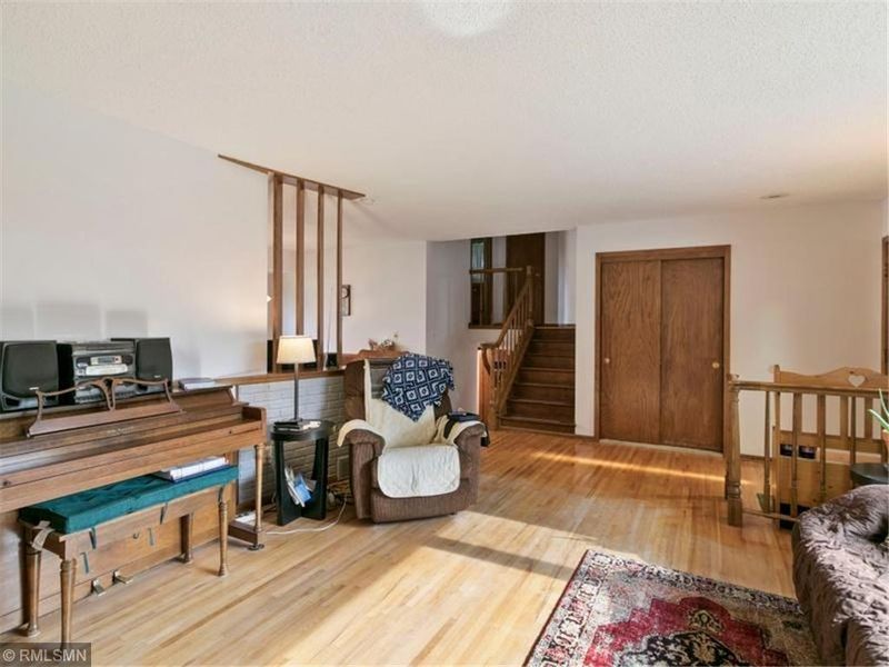 843 Charlotte Dr, Anoka, MN 55303
