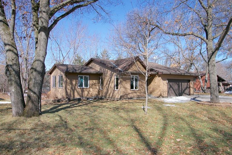 2715 Laurel St S, Cambridge, MN 55008
