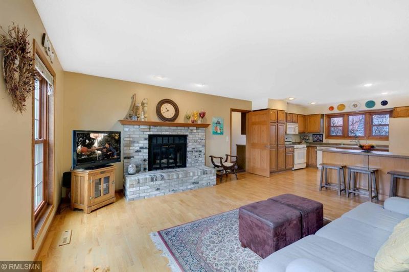 2227 James St, Eagan, MN 55122