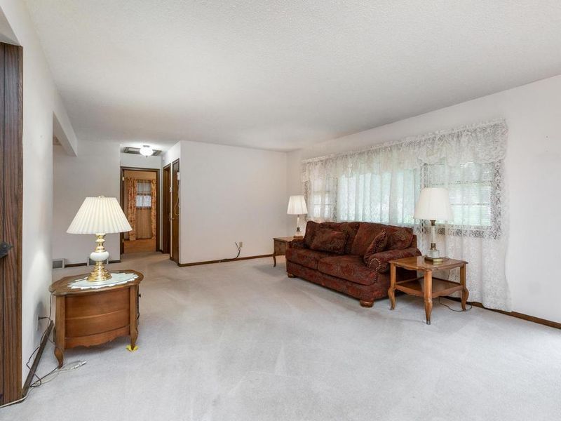 6401 Girard Ave N, Brooklyn Center, MN 55430