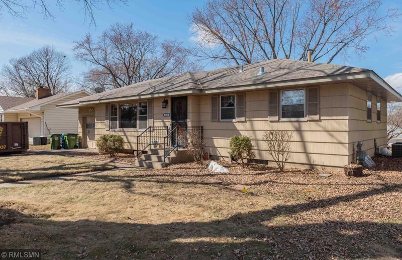 478 11th Ave NW, New Brighton, MN 55112