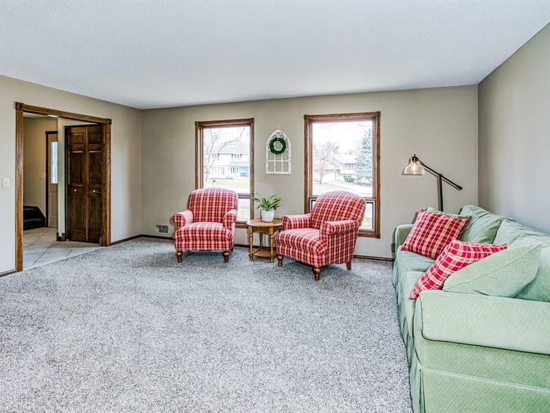 13608 Upton Ave S, Burnsville, MN 55337