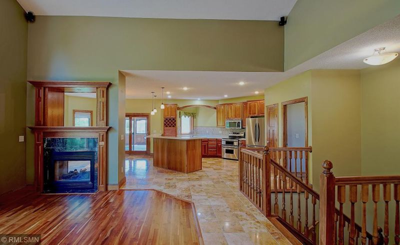 905 Snowbird Dr, Red Wing, MN 55066