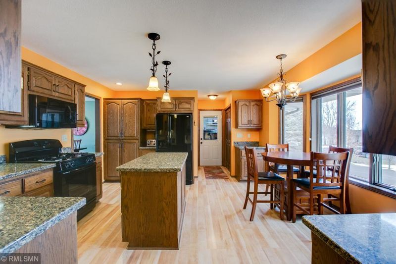 11998 Kelley Ln, Rogers, MN 55374