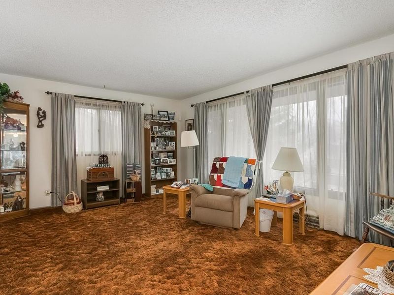 11101 Oregon Ave N, Champlin, MN 55316