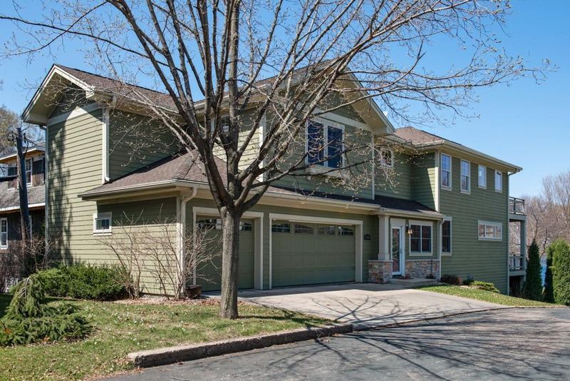 2830 Inner Rd, Wayzata, MN 55391