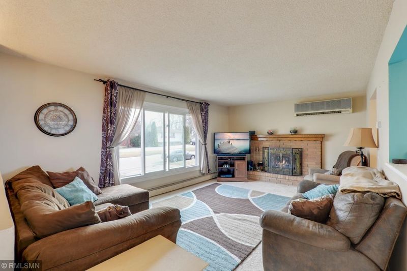 1311 Viking Dr, Buffalo, MN 55313