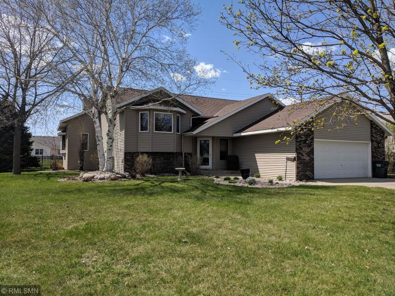 2308 9th St SW, Willmar, MN 56201