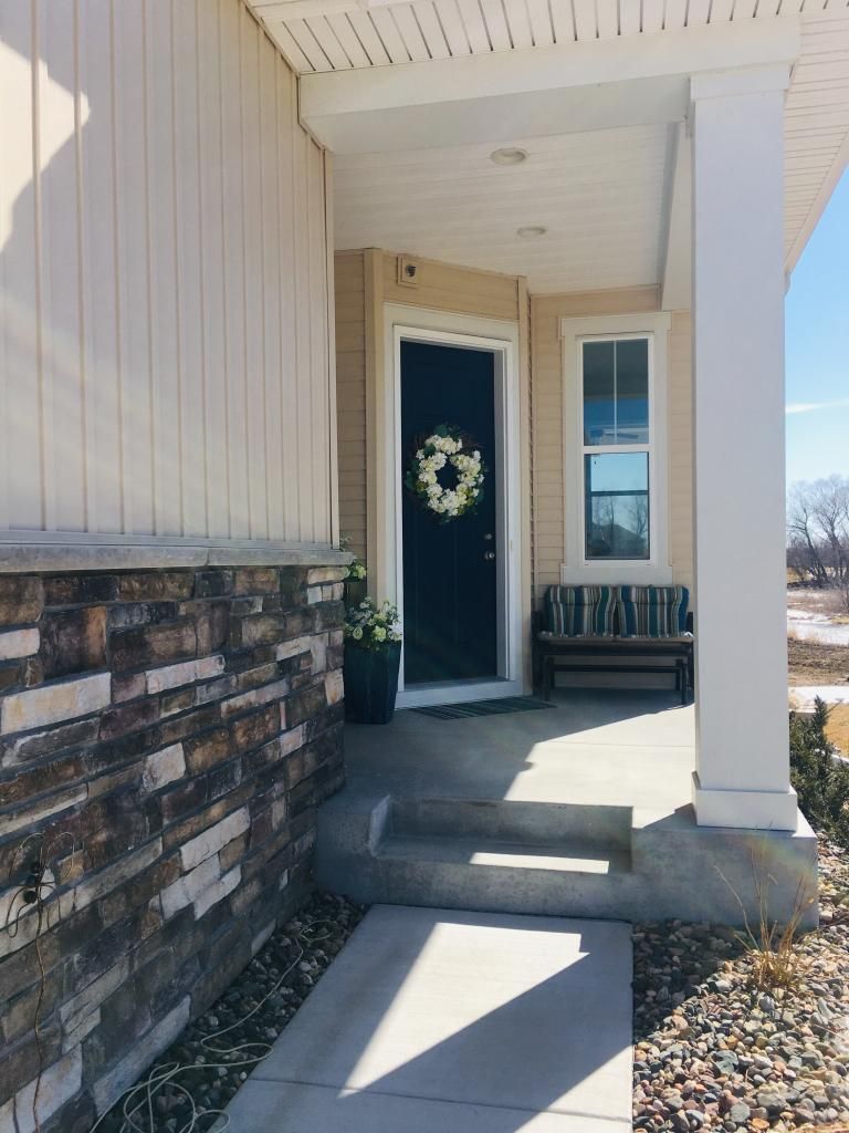 6413 W 133rd St, Savage, MN 55378
