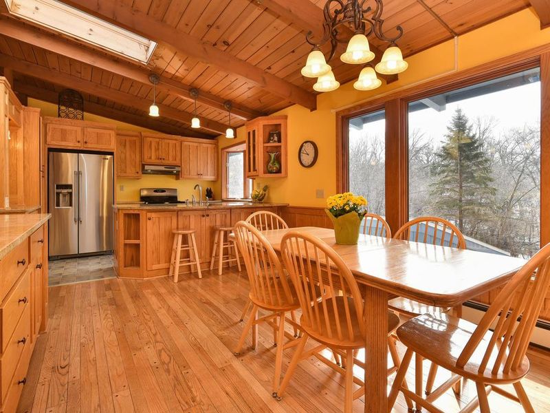 15815 Day Pl, Minnetonka, MN 55345
