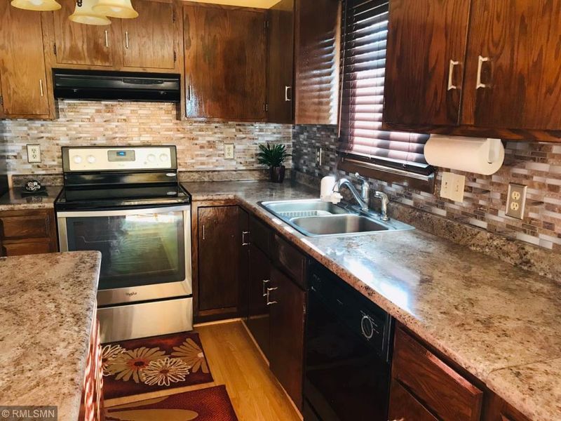 10410 Palm St NW, Coon Rapids, MN 55433
