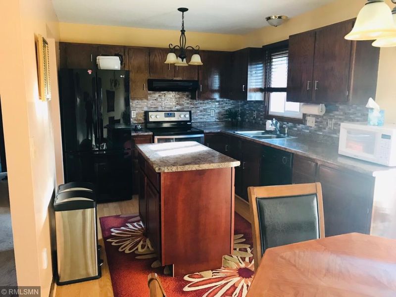 10410 Palm St NW, Coon Rapids, MN 55433