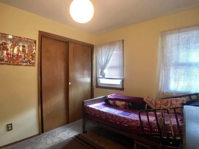 1696 Arkwright St, Maplewood, MN 55117