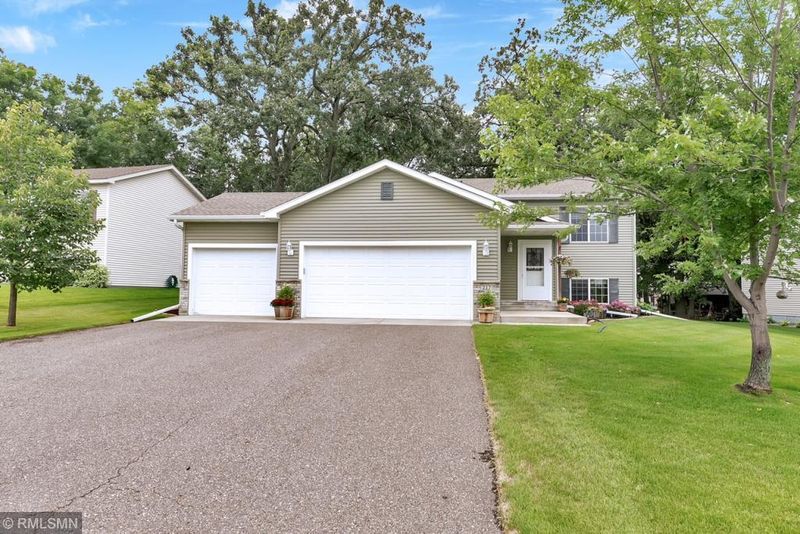 217 17th Ave SE, Saint Joseph, MN 56374