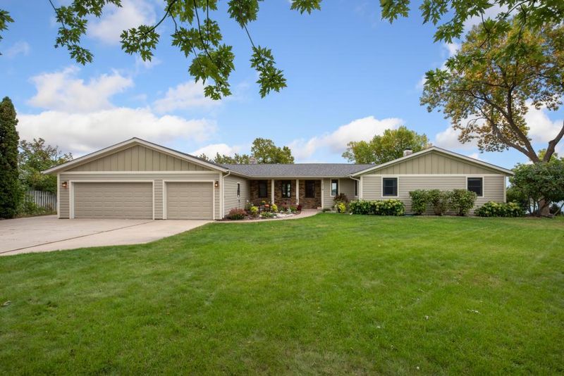 219 Lakeview Terrace Blvd, Waconia, MN 55387