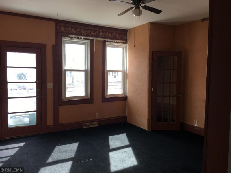 1024 E Sanborn St, Winona, MN 55987