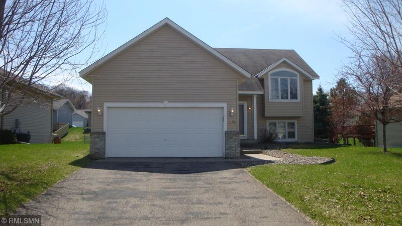 1309 Honey Locust Dr, Northfield, MN 55057