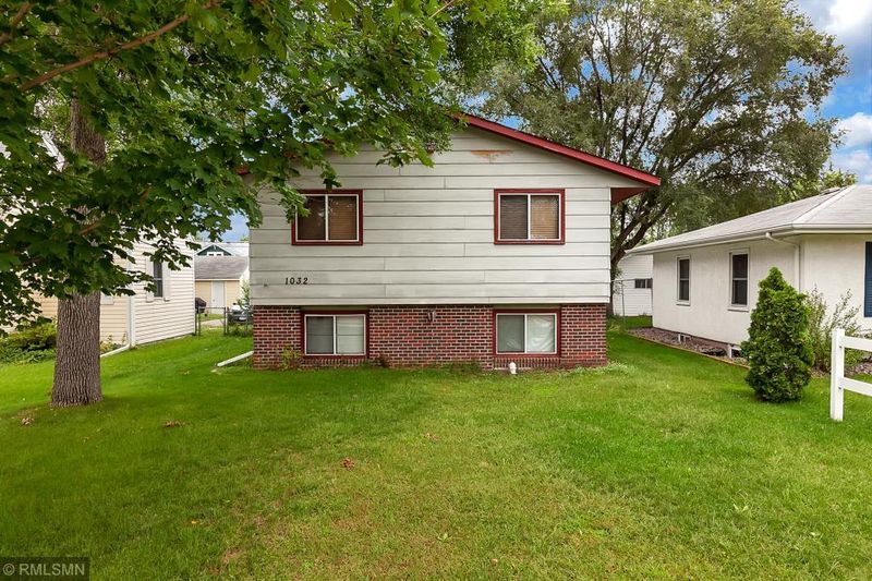1032 Washington Memorial Dr, Saint Cloud, MN 56301