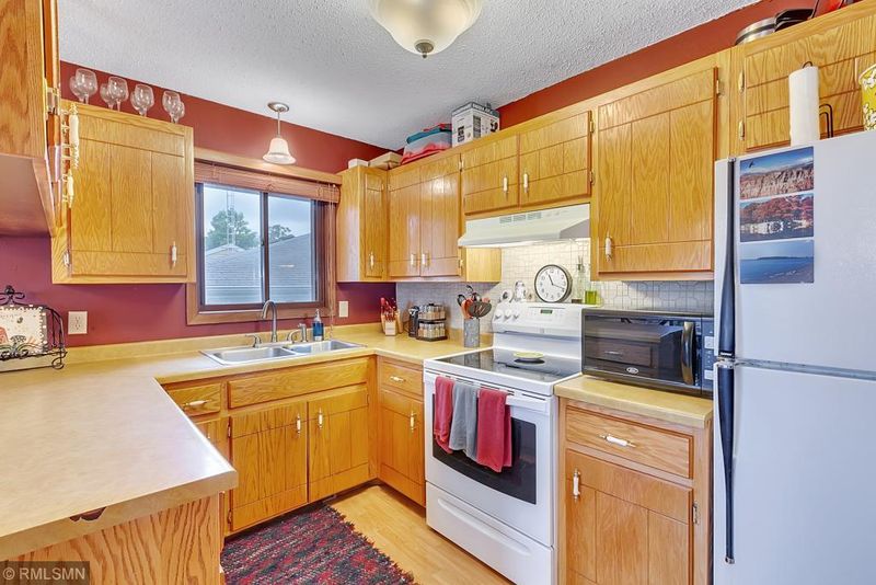 1032 Washington Memorial Dr, Saint Cloud, MN 56301