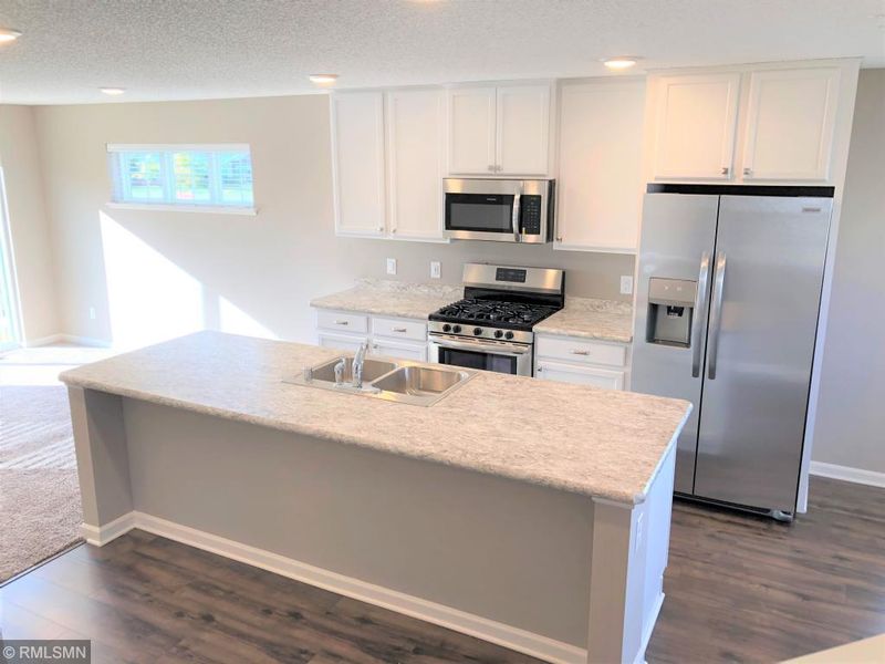 676 Town Center Pw, Lino Lakes, MN 55014